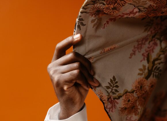 "Trajes valencianos con acento ucraniano" floral print