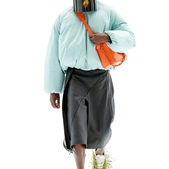 00026-loewe-spring-2023-menswear-credit-gorunway